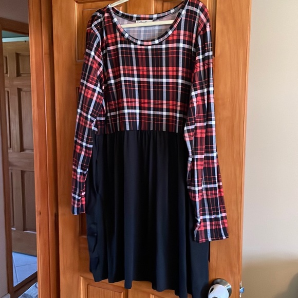 Haptics Dress - Picture 1 of 4